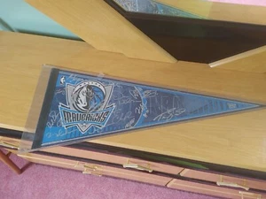Dallas Mavericks Autographed Pennant Dirk Nowitzk Team LOA - Picture 1 of 6