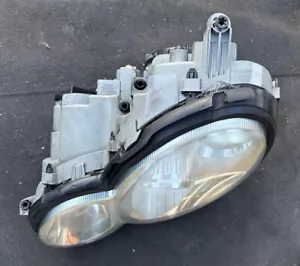 Faro xenón lado izquierdo mercedes clase c cupé w203 a2038204358 - Imagen 1 de 6