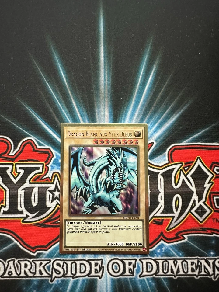 Yu-Gi-Oh Gold Rare Blue-Eyes White Dragon MGED-EN001 1st Edition(French) - Image 1 of 1