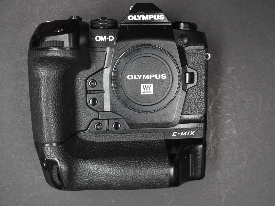 Olympus OM-D E-M1X +ca. 5   Tsd. Auslösungen + TOP - Bild 1 von 4