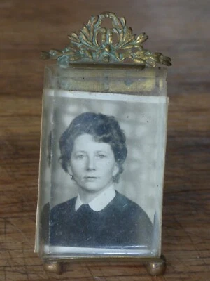 rare mini cadre photo bronze verre biseauté style louis XVI  (8.5 X 4.5 cm) - Photo 1/4