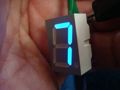 LOT 10 BLUE 0.56" Ht 7-seg LED Displays -- HP/AVAGO HDSP-501B -- New and Unused - Image 1 of 4