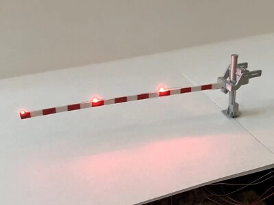 HO (2) Modern “Stub” Crossing Gates w/ LED’s - NJ International Walthers etc. - Image 1 of 4