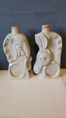 De colección 1955-56 Jim Beam Decantadores Políticos Elefante Republicano/Burro Demócrata Foto 1 de 4