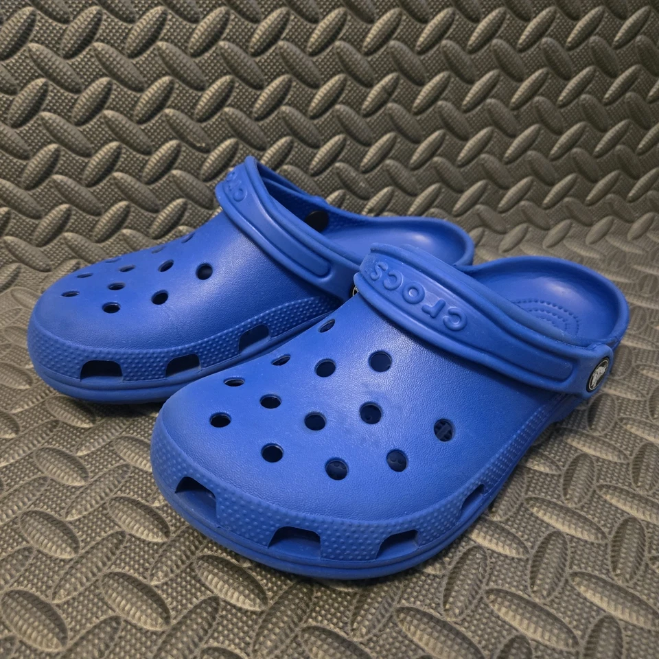 Zuecos clásicos Crocs para niños talla J4 azules - usados - limpios y desinfectados Foto 1 de 4