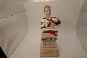 Martin Brodeur - New Jersey Mini-Bust 2002-03 UD Classic Portraits -ORIGINAL BOX - Picture 1 of 24
