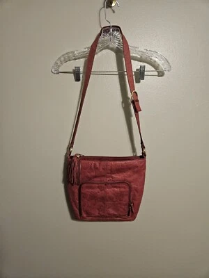 Bolsa de ombro de couro vermelha em relevo Cabin Creek - Imagem 1 de 4