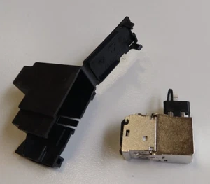 Hager ZZ45ZP6 RJ-45-Buche zur Montage im RfZ, NEU,  MwSt, vom Fachhändler - Bild 1 von 3