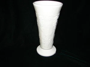 Vintage Grape Designed Milk Glass White Vase - Picture 1 of 1