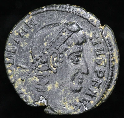 Roman Coins Constantius II AE15 Nummus  VOT/XX/MVLT/XXX in wreath 337-361 AD. - Image 1 of 4
