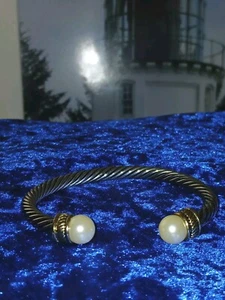 Luxus zweifarbiger Edelstahl verdrehtes Kabel Armreif Armband mit Perlenenden - Bild 1 von 3