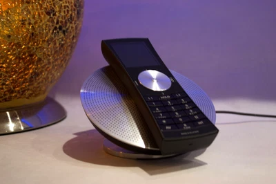 Altavoz Beocom 5 Bang and Olufsen B&O teléfono residencial fijo negro VOIP (035) Foto 1 de 4