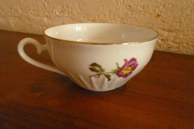 Tasse à déjeuner porcelaine France Chauvigny décor de roses  - Photo 1/4