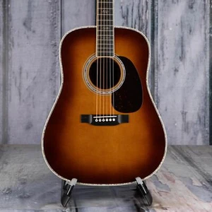Martin D-41, Gloss 1933 Ambertone - Picture 1 of 8