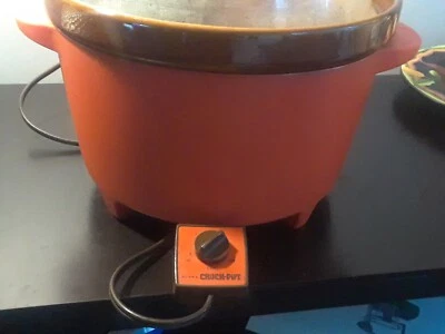  Rival Crock Pot Slow Cooker  3300 Orange 4.5 Quart Stoneware Works Vtg b4 - Image 1 of 4