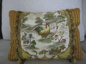 Accent Pillow Kaufmann Pierre Deux Red Gold French Country Toile Rooster Chicken - Picture 1 of 6