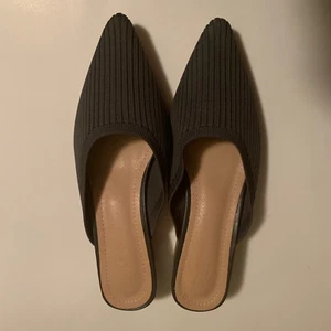 TIJN Helka Knitted Mules Pointed Toe Vegan 1 1/2 Heels #11-0582 - Picture 1 of 10