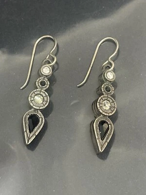 Pendientes colgantes de gancho de pez con cristales de Swarovski firmados por Patricia Locke Foto 1 de 4