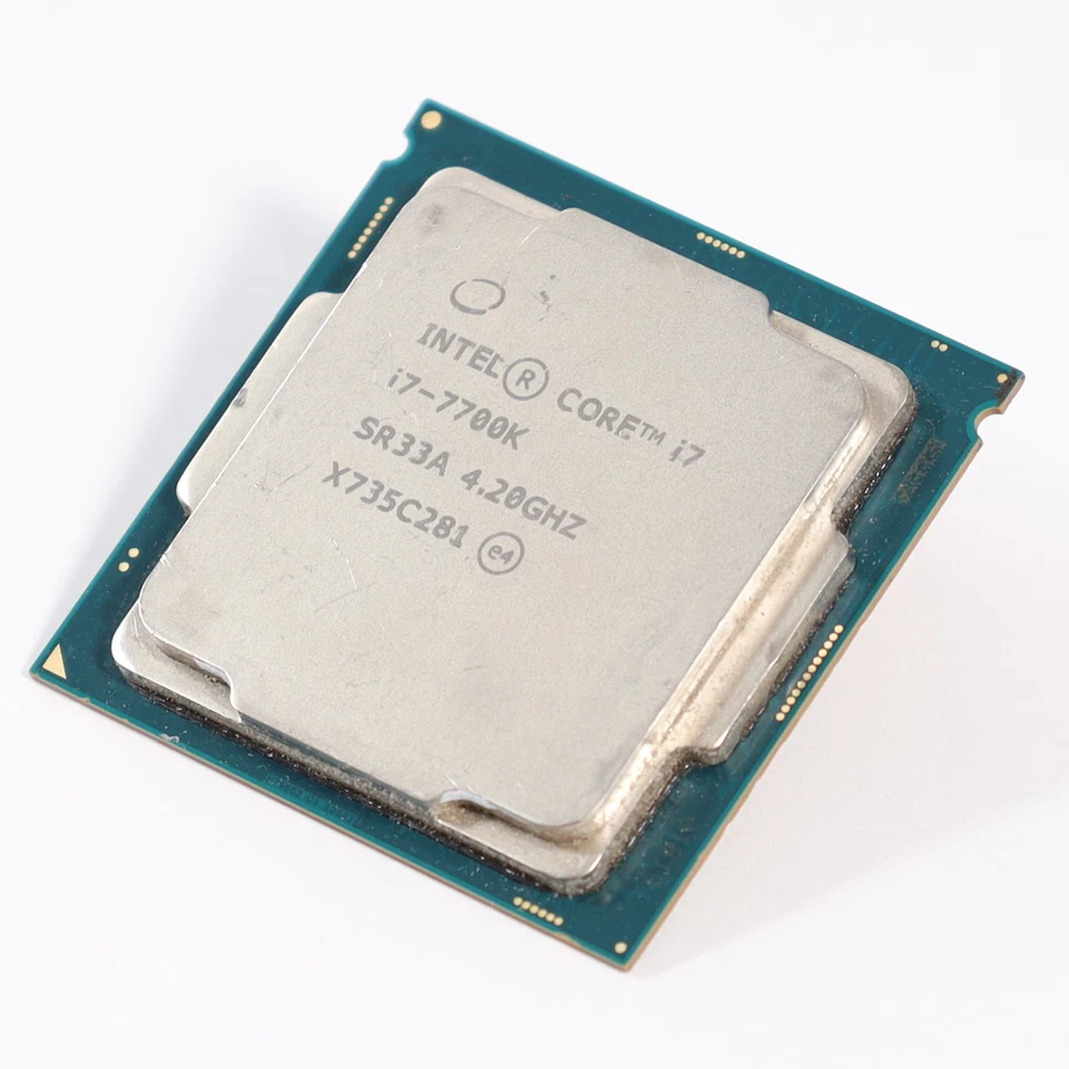 CPU Intel Core i7-7700K SR33A 4,2 GHz cuatro núcleos 8 MB LGA 1151 (falta tapa) Foto 1 de 3