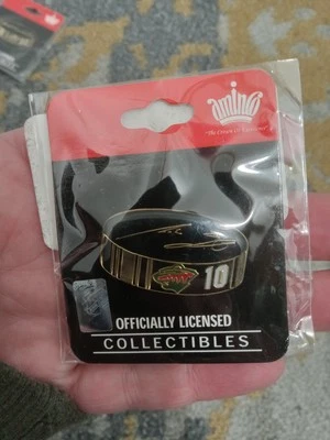 Памятная эмалированная булавка с шайбой Minnesota Wild номер 10 - Изображение 1 из 2