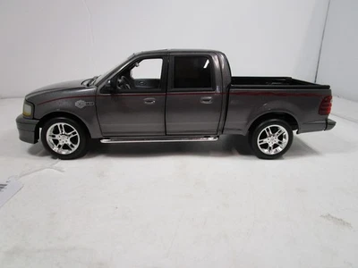 Ford F-150 2002 edición Harley Davidson ERTL 1/18 GRIS *MUY BONITO* SIN CAJA Foto 1 de 4