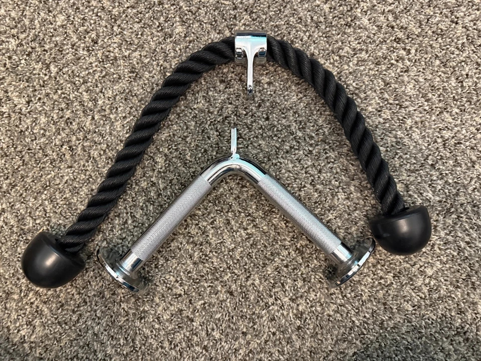 Yes4All tricep press down cable and LAT pull down attachments - Image 1 of 1