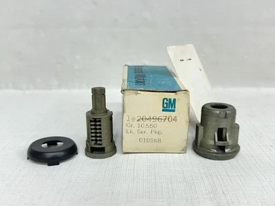 1986 年别克 Skylark & Somerset NOS 前 LH 门锁气缸 #2049704 — 第 1/4 张图片