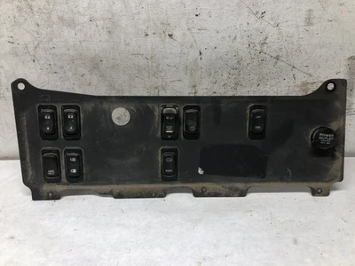 Panel de tablero Freightliner M2 106 SWITCH - Usado | P/N 2253168000 Foto 1 de 4