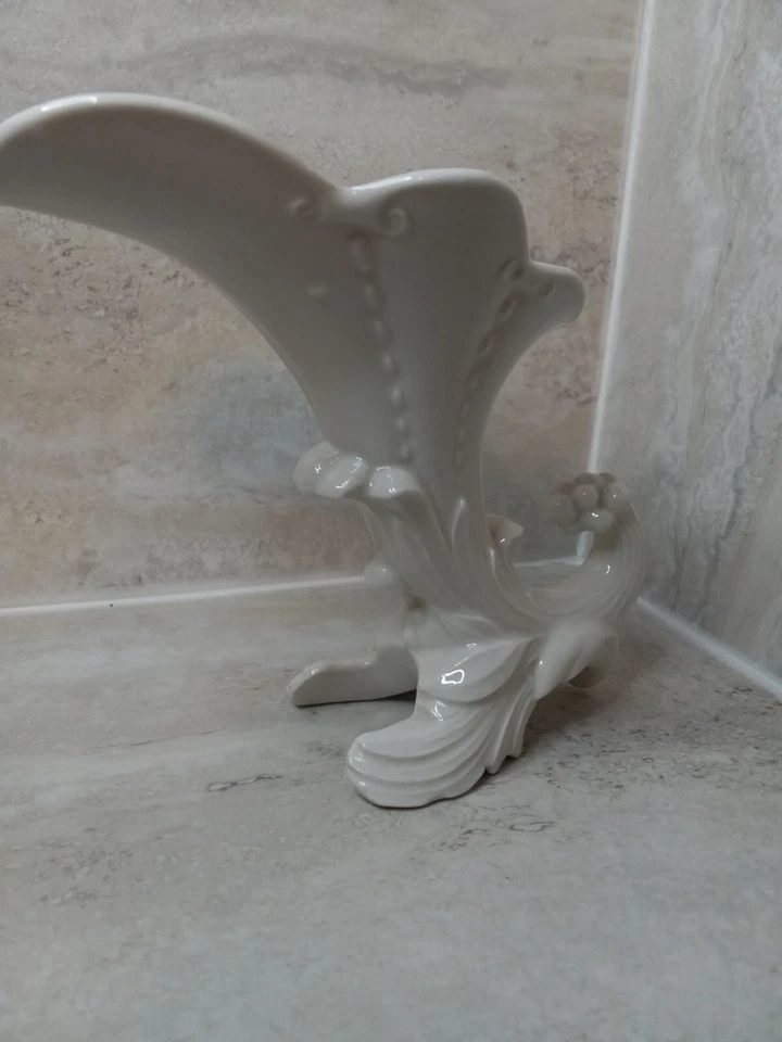 7" Fluted white OPALESCENT French Provincial Horn O Plenty Vase UNIQUE - Image 1 of 4