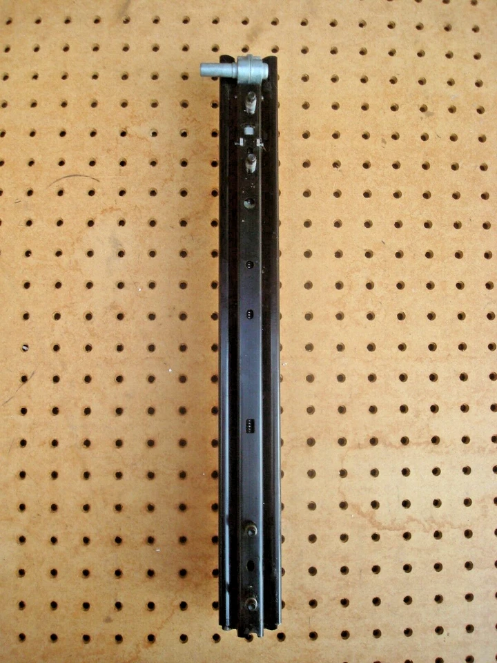 Riel deslizante derecho ajustador asiento conductor Dodge Ram 1500 2500 3500 OEM 06-08 Foto 1 de 1