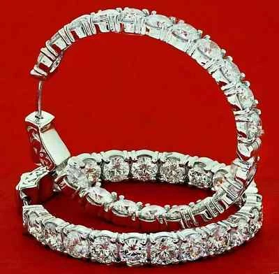 Aretes tipo argolla de diamantes de corte redondo de oro blanco de 14 k con diamantes creados en laboratorio de más de 3 quilates Foto 1 de 3