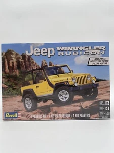 Revell Jeep Wrangler Rubicon 1:25 Scale Plastic Model Kit 85-4501 New in Box - Picture 1 of 5