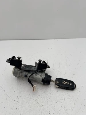 2010-2014 Volkswagen PASSAT  Ignition Cylinder With Key OEM B285-17 - Image 1 of 4
