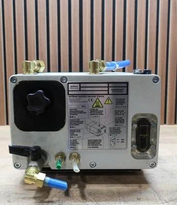 LEYBOLD SV16 9550165 2011 | Bomba de vacío de paletas rotativas sellada con aceite Sogevac LVO 100 Foto 1 de 4