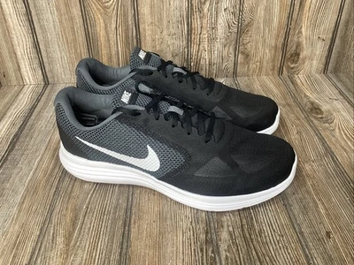 Nike Revolution 3 Herren Größe 14W Schwarz Weiß Sportliche Laufschuhe Turnschuhe NEU - Bild 1 von 4