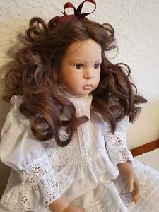 Sigikid Künstlerpuppe "Sabine Esche" ca. 63 cm, Originalkleid und Zusatzkleid - Bild 1 von 15