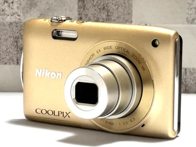 [Near Mint in Box]Nikon COOLPIX S3300 16MP Zoom 6x Compact Digital Camera - Gold - Image 1 of 4