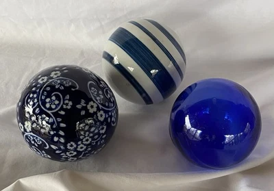 3 (tres) bolas mixtas orbes azul, azul y blanco, floral, rayas, sólido vintage Foto 1 de 4