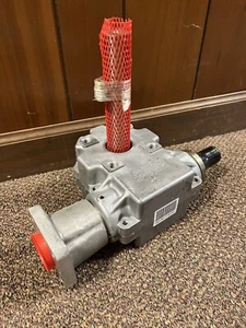 New genuine Superior 04132-118-00 Swenson salt spreader gearbox - Picture 1 of 6