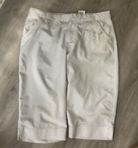 Columbia Shorts Womens 14 Ivory Knee Length Golf Sportswear Outdoors Active