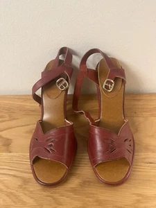 Vtg 70s Crawdads Open Toed Heeled Sandals Size 6 Red leather *Read description* - Picture 1 of 10