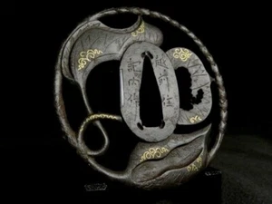 Espada TSUBA Katana Edo Era Hollyhock Hierro Hollyhock Japonés Antiguo Estampado - Imagen 1 de 9