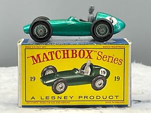 SCARCE #5 Matchbox Lesney#.19C Aston Martin   1961 N, Mint,in D box all orig,