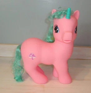 My Little Pony Fakie SML-16-B1 unicorno rosa con simbolo fungo - Foto 1 di 7