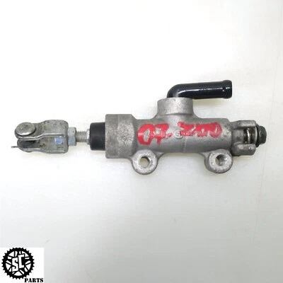 Kawasaki Ninja ZX10R 2007 cilindro maestro de freno trasero Foto 1 de 3