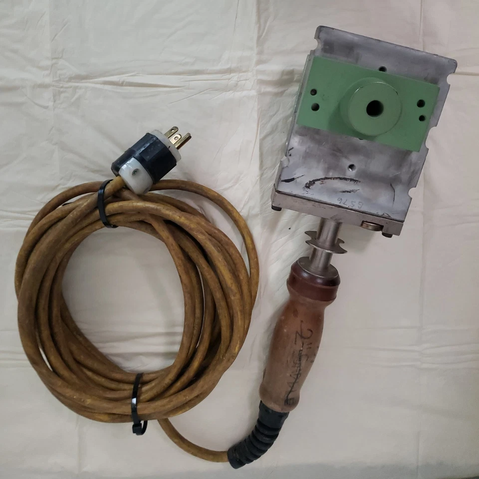 TD Williamson Plastic Socket Fusion Iron Welder 1-1/4" IPS 120vAC 5611  - Image 1 of 4