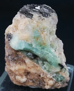 284 CARATS NATURAL EMERALD MINERAL FROM PAKISTAN,(L-45), - Picture 1 of 12