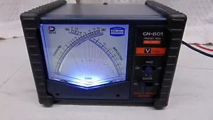 Daiwa CN-801 V 140-525 MHz Cross Needle SWR-Power Meter Large 4" Lighted Meter - Foto 1 di 6