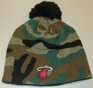 NBA Beanie Miami Heat, camuflaje puño pompón - Imagen 1 de 2