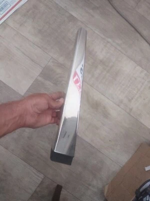 Jaguar XJ6 VDP X300 1995-97 lado derecho exterior pilar B moldura cromo OEM Foto 1 de 4